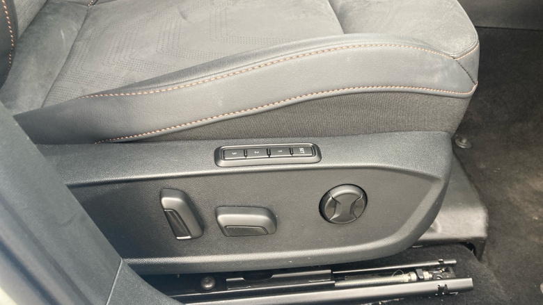 CUPRA Leon 1.5 eTSI 150 V2 5dr DSG Petrol Hatchback